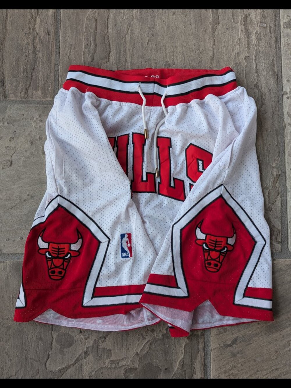 Just Don 1997-98 Embroidered NBA Chicago Bulls Basketball Shorts *Size M* - Picture 2 of 5